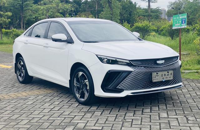 GEELY Emgrand L HiP 2023 immagine di auto #3