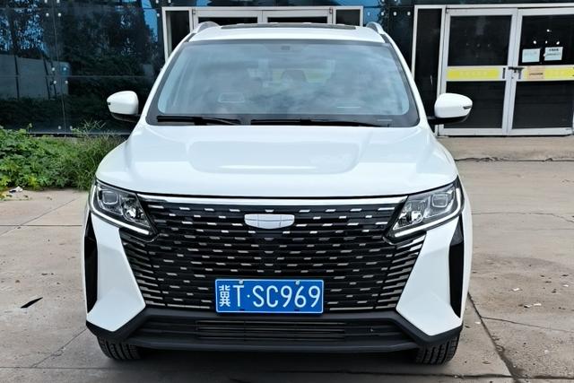 GEELY OkavangoPRO 2023 #3 GEELY OkavangoPRO 2023 car image #3