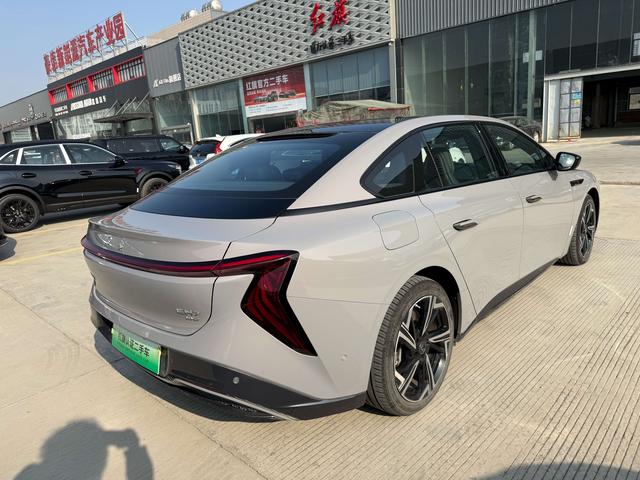 HongQi EH7 2024 car image #3