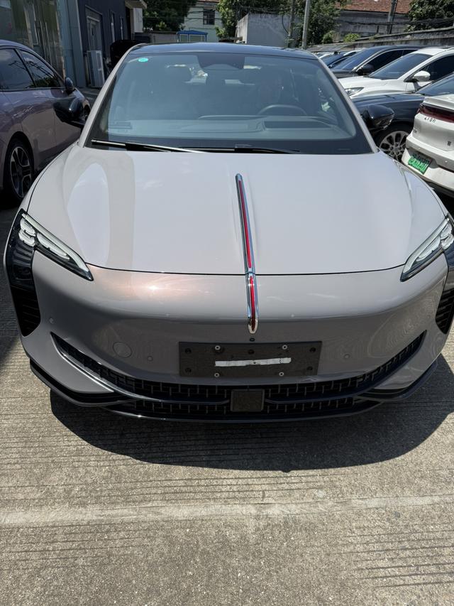 HongQi EH7 2024 #3 HongQi EH7 2024 car image #3