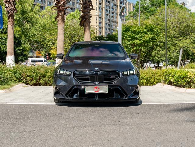 BMW M5 New Energy 2025 car image #3