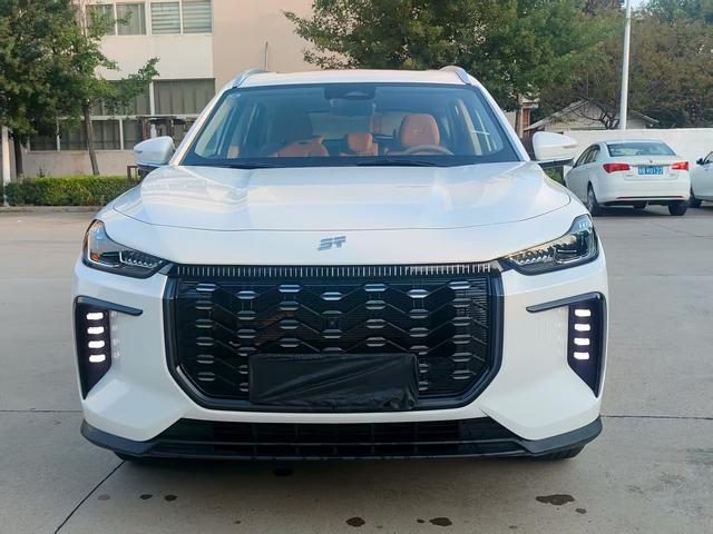 Jetour X70 C-DM 2024 car image #3