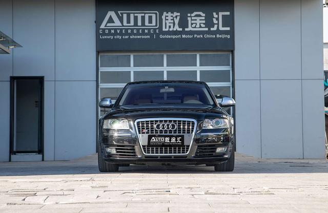 Audi S8 2009 car image #3