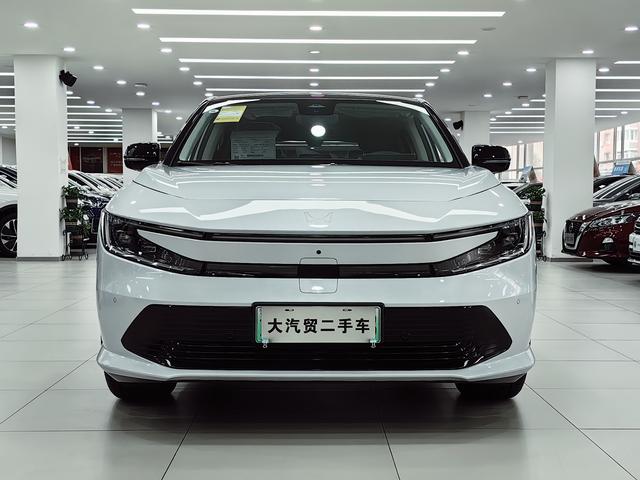 Honda P7 2025 #3 Honda P7 2025 car image #3