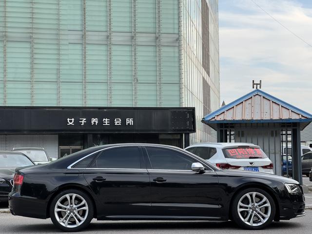 Audi S8 2014 car image #3
