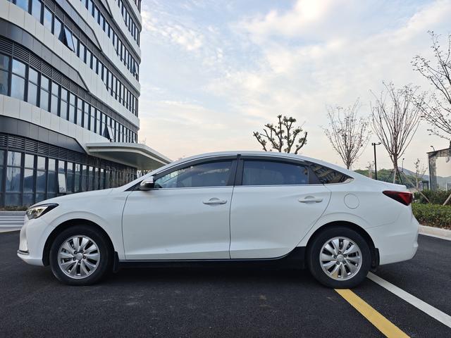 Changan Eado EV 2022 car image #3
