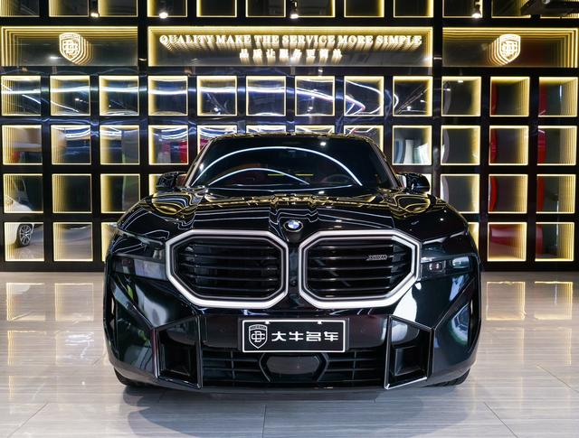 BMW XM 2024 car image #3