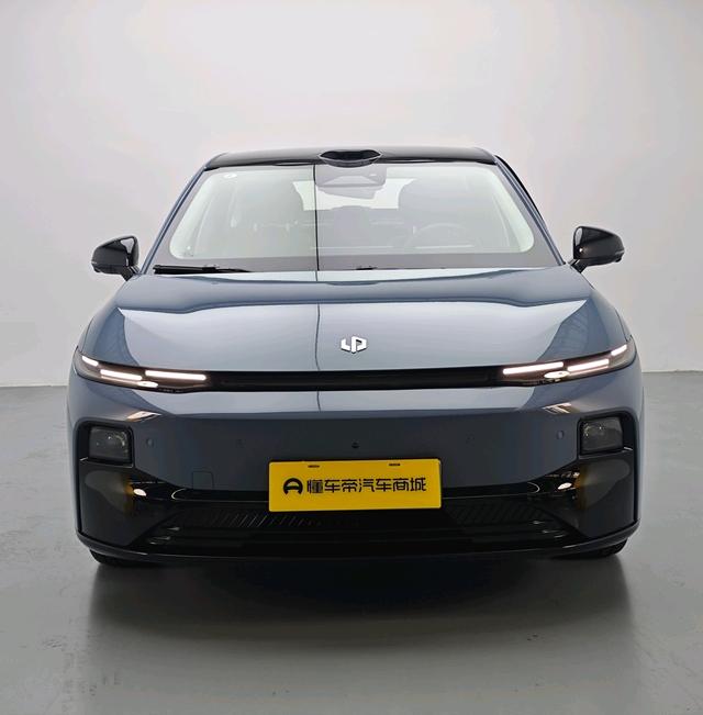 零跑汽车 零跑B01 2025 汽车图片 #3