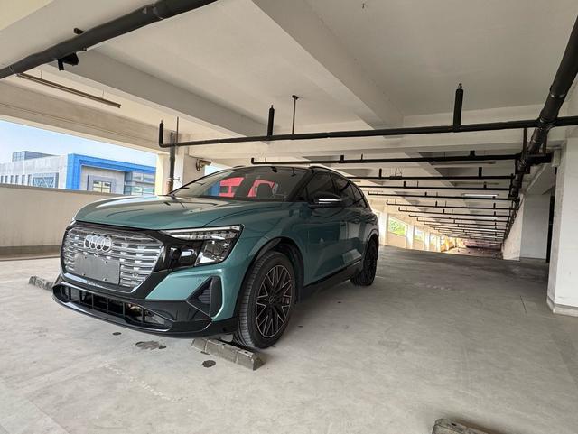 Audi Q5 e-tron 2023 immagine di auto #3