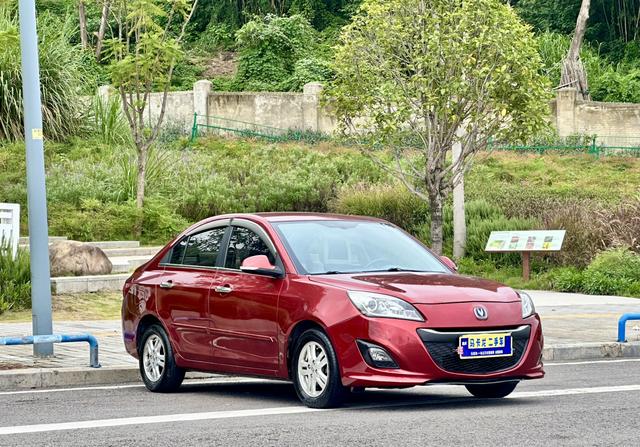 Changan Alsvin V5 2014 car image #3