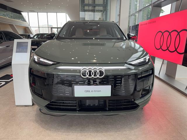 Audi Q6L Sportback e-tron 2025 car image #3