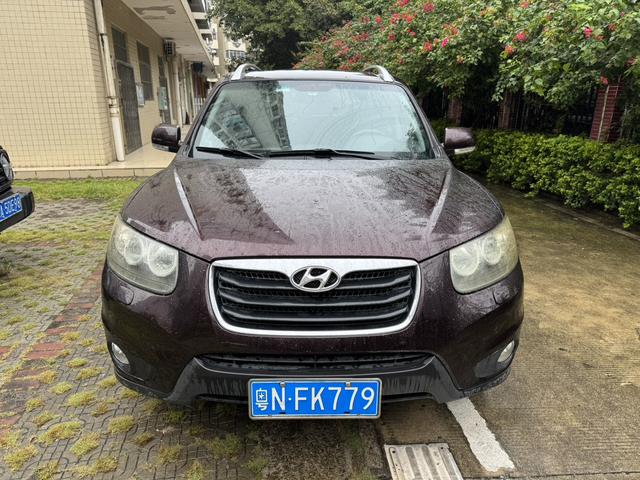 Hyundai Santa Fe Classic 2010 car image #3