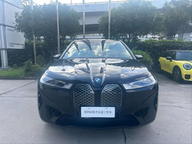 BMW iX 2022 car image #3