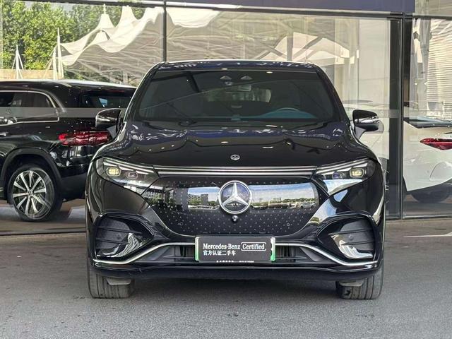 Mercedes-Benz EQS SUV 2023 car image #3