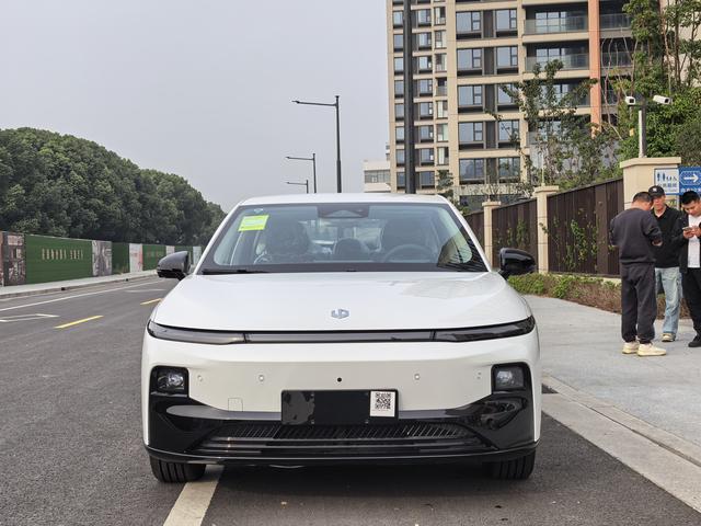 零跑汽车 零跑B01 2025 汽车图片 #3