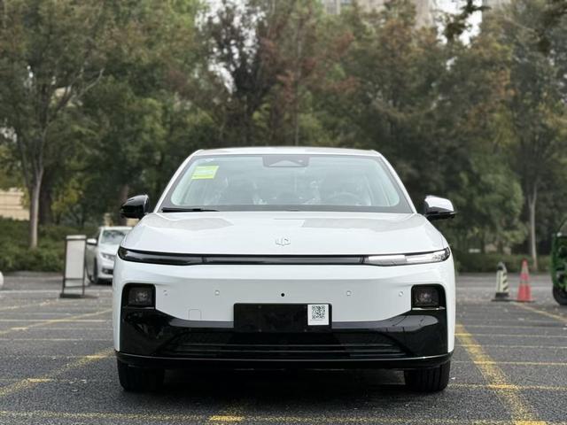 零跑汽车 零跑B01 汽车图片 #3