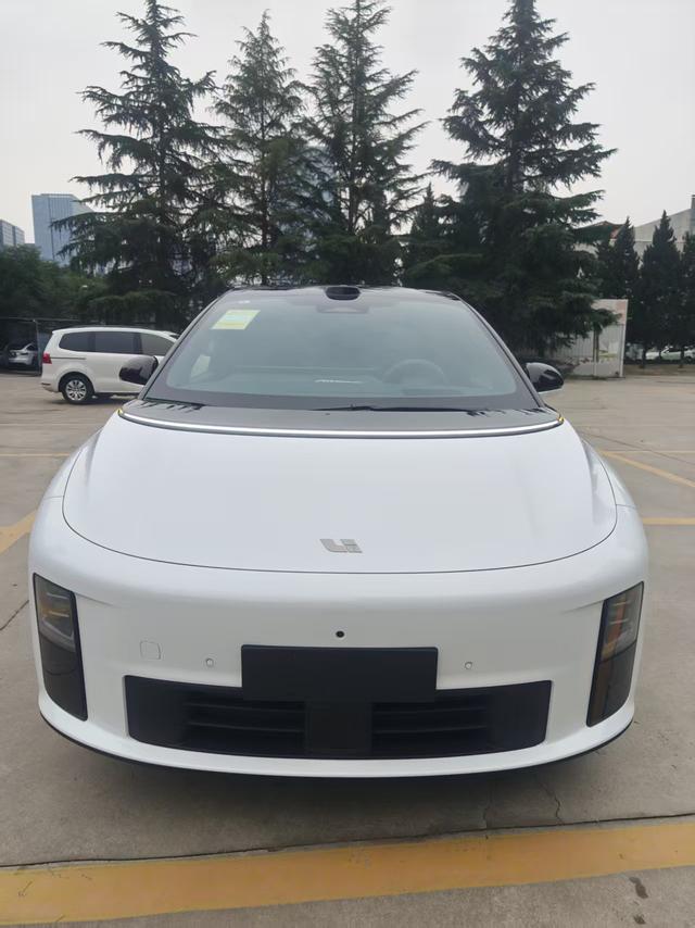 理想汽车 理想i6 2025 汽车图片 #3