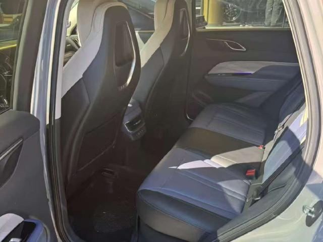 HongQi HS3 2023 car image #3