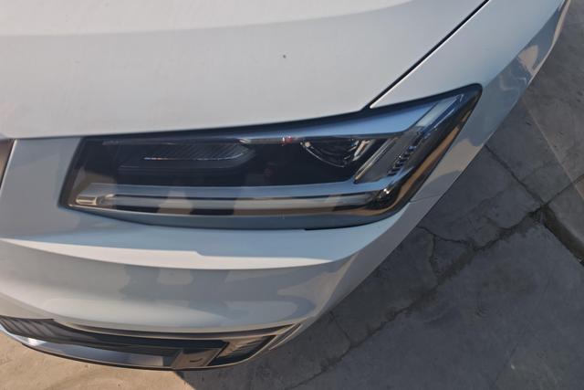 Audi Q2L e-tron 2020 imagen de coche #3