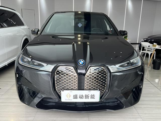 BMW iX 2023 car image #3