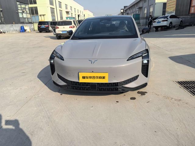 HongQi EH7 2024 car image #3