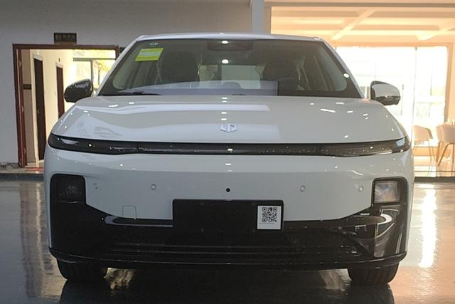 零跑汽车 零跑B01 2025 汽车图片 #3