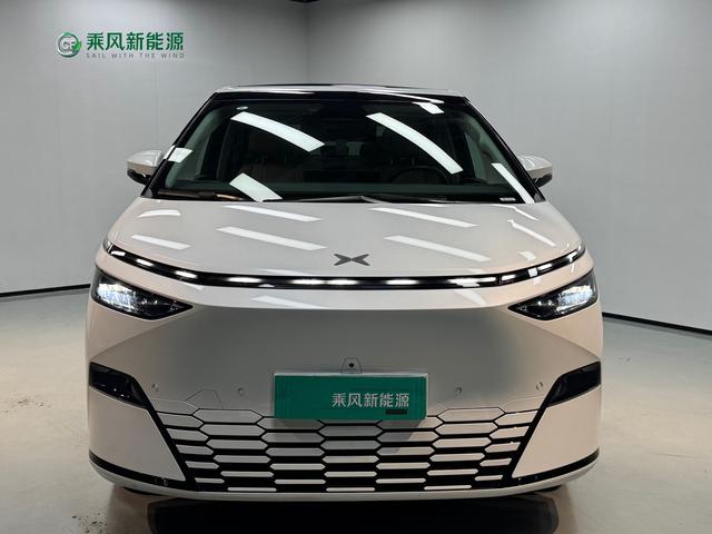 Xpeng X9 2024 immagine di auto #3