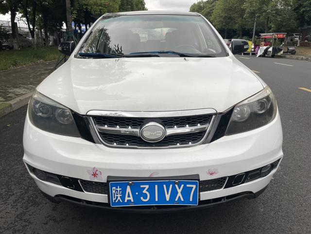 BYD S6 2012 #3 BYD S6 2012 car image #3