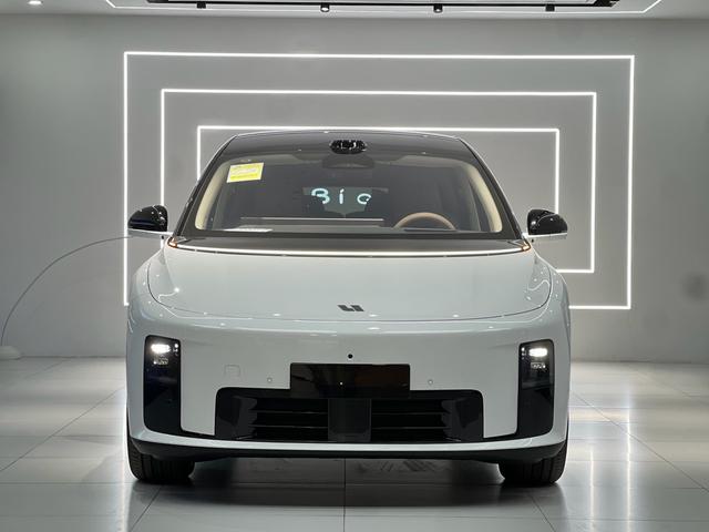 Li i8 2025 изображение автомобиля #3
