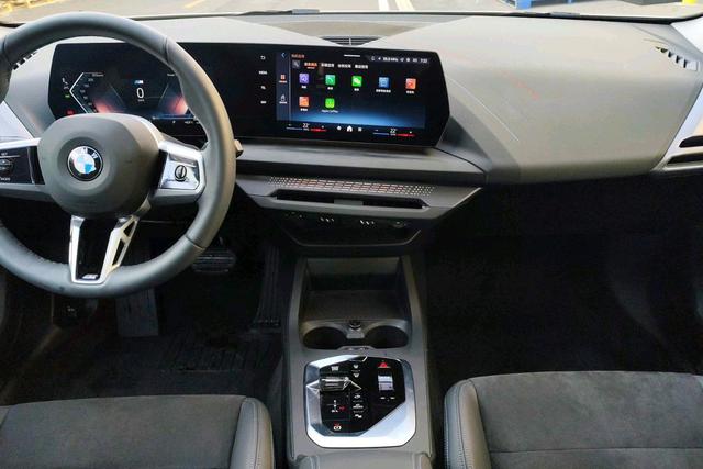 BMW 2 Series 2025 #3 BMW 2 Series 2025 car image #3