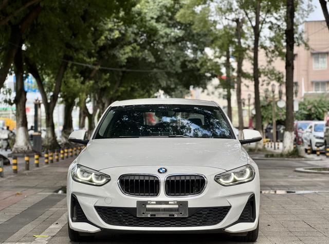 BMW 1 Series 2021 car image #3