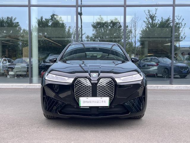 BMW iX 2024 immagine di auto #3