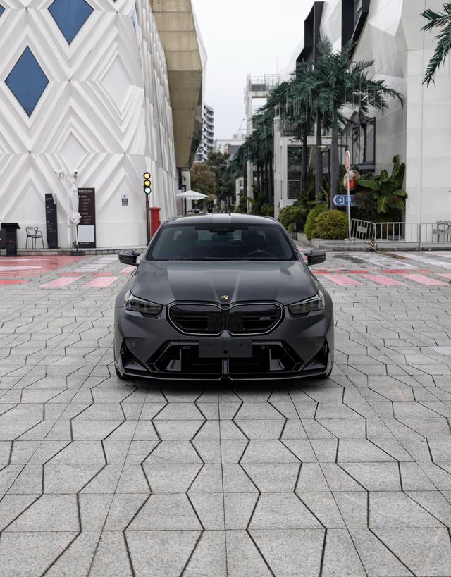 BMW M5 New Energy 2025 #3 BMW M5 New Energy 2025 car image #3