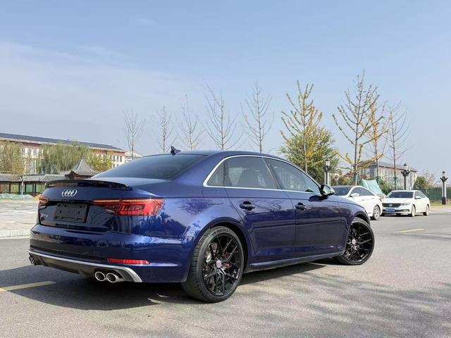 Audi S4 2019 صورة سيارة #3