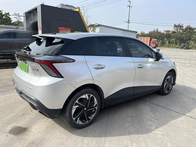 MG 4 EV 2023 #3 MG 4 EV 2023 car image #3