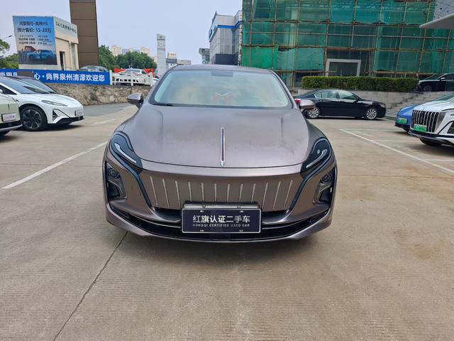 HongQi E-QM5 2023 #3 HongQi E-QM5 2023 car image #3