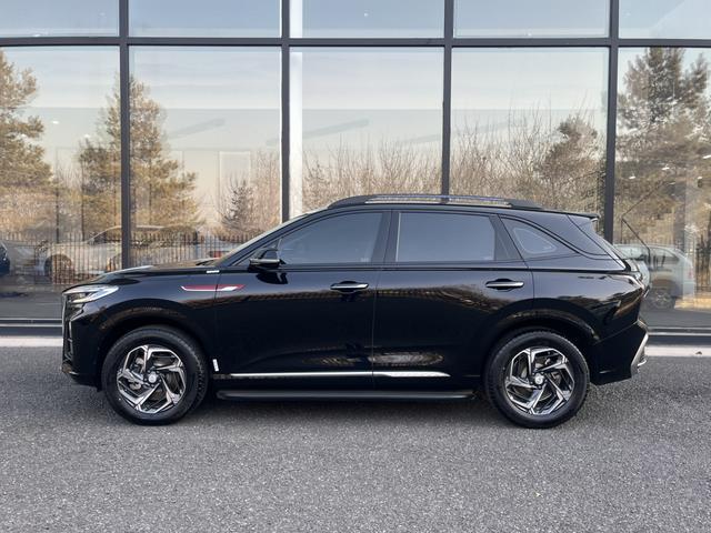 HongQi HS3 2024 #3 HongQi HS3 2024 car image #3