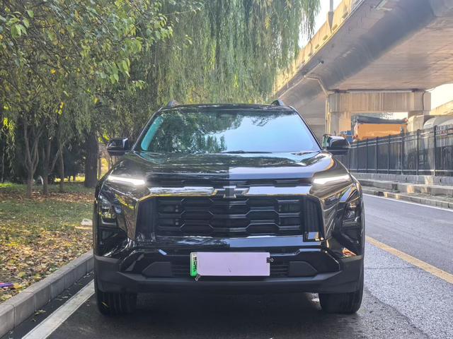 Chevrolet Equinox Plus 2024 car image #3