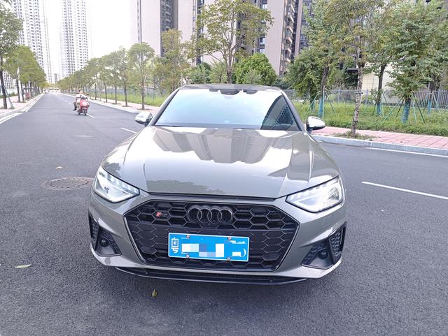 Audi S4 2024 صورة سيارة #3