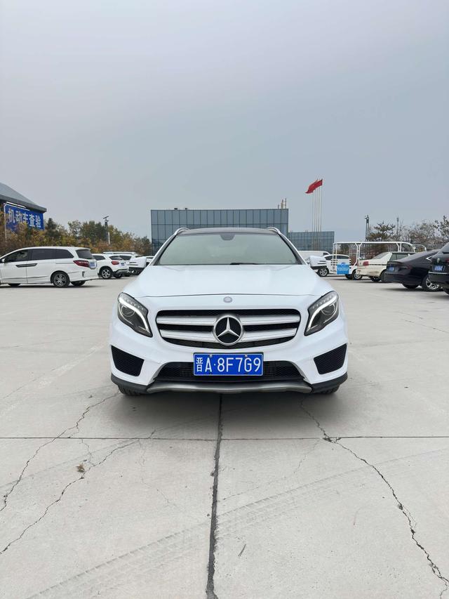 Mercedes-Benz GLA Class (Imported) 2015 #3 Mercedes-Benz GLA Class (Imported) 2015 car image #3