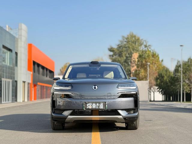 Denza N9 2025 #3 Denza N9 2025 car image #3