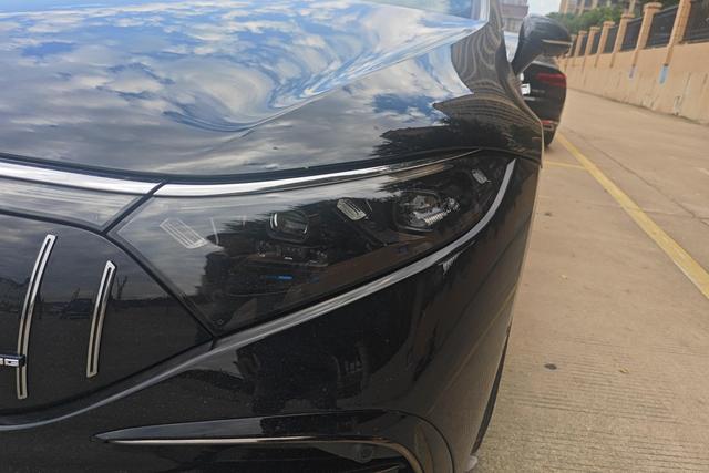 Mercedes-Benz EQS AMG 2023 imagen de coche #3