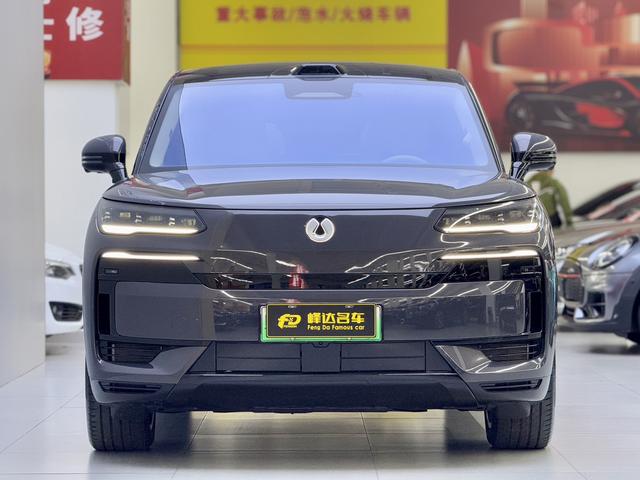 Denza N8 2025 صورة سيارة #3