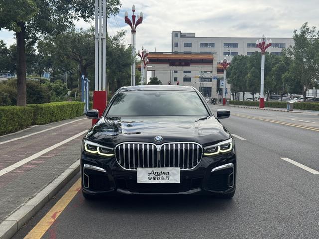BMW 6 Series 2019 #3 BMW 6 Series 2019 car image #3