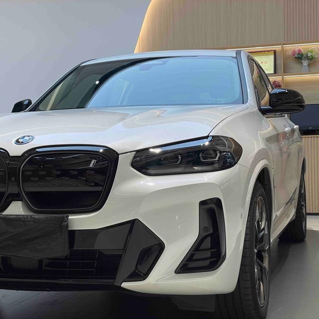 BMW M235L 2024 car image #3