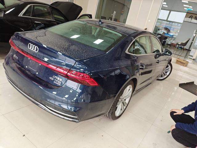 Audi A7L 2024 immagine di auto #3