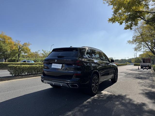 BMW X5 2024 car image #3