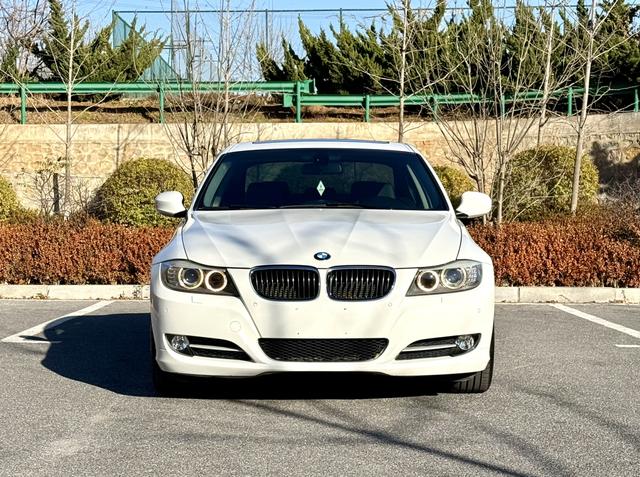 BMW i5 M60 2011 #3 BMW i5 M60 2011 car image #3