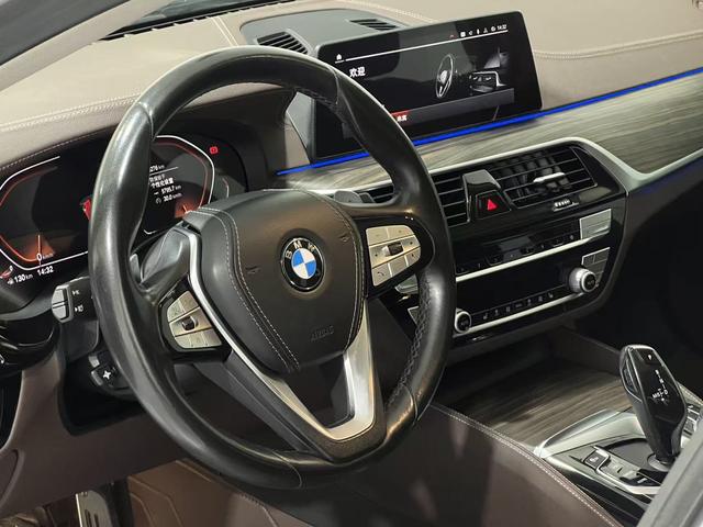 BMW i5 M60 2019 #3 BMW i5 M60 2019 car image #3