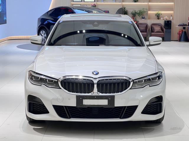 BMW X7 M60i 2021 immagine di auto #3